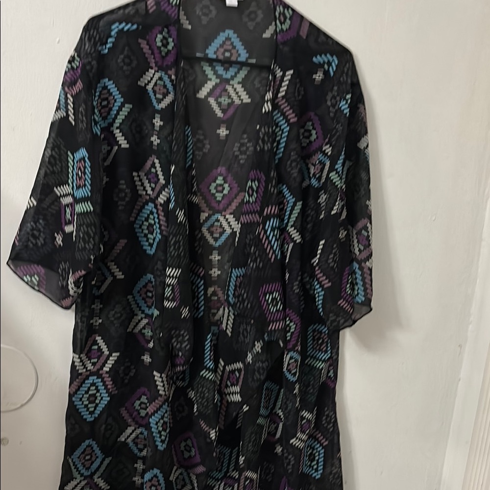 Geometric Patterned Black Shirt - image 3